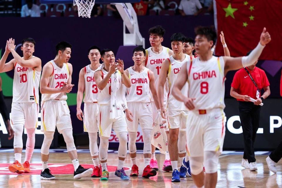 src, 中国男篮在