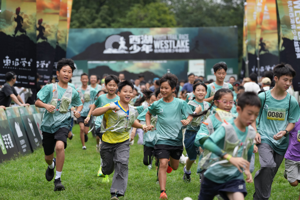 参加少年越, VftFp, AA