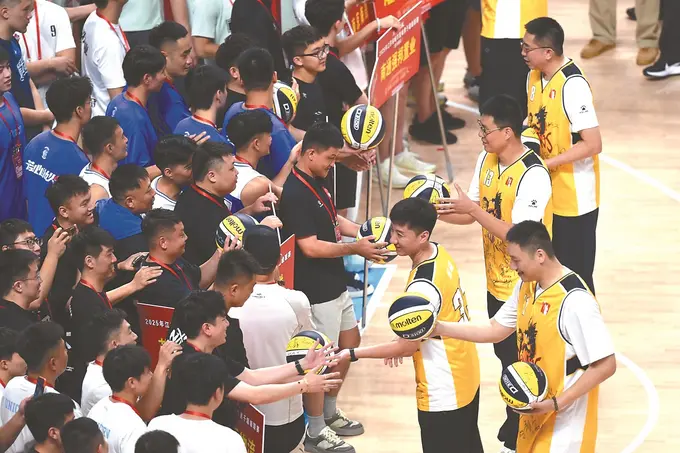 在宜兴揭幕, 两大全民体