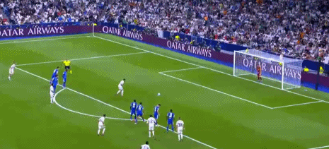 欧冠开门红, 的同时